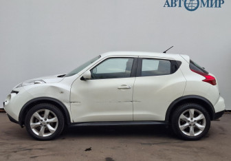 Подержанный автомобиль Nissan Juke 2012 года (8 фото)