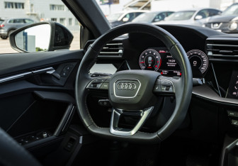 Подержанный автомобиль Audi A3 Sedan 2025 года (12 фото)