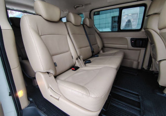 Подержанный автомобиль Hyundai H-1 2016 года (11 фото)