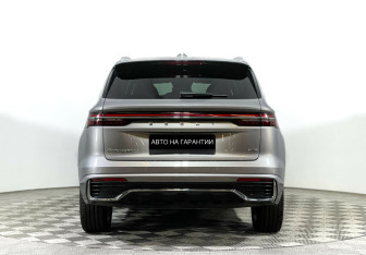 Подержанный автомобиль Geely Monjaro 2022 года (5 фото)