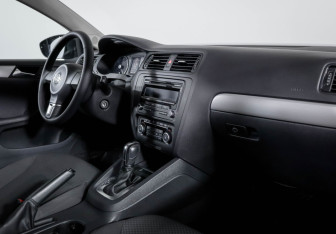 Подержанный автомобиль Volkswagen Jetta Sedan 2012 года (9 фото)