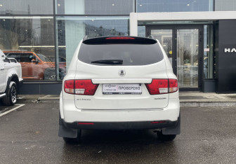 Подержанный автомобиль SsangYong Kyron 2012 года (6 фото)