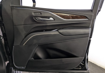 Подержанный автомобиль Cadillac Escalade Suv 2023 года (25 фото)