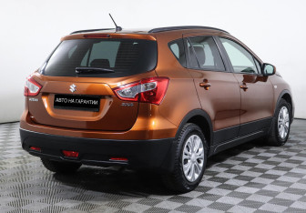 Подержанный автомобиль Suzuki SX4 Hatchback 2017 года (3 фото)