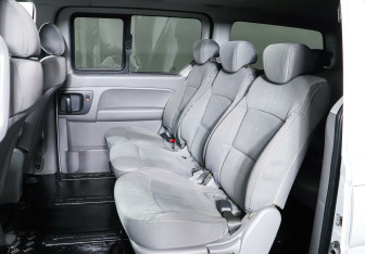 Подержанный автомобиль Hyundai Grand Starex 2009 года (17 фото)