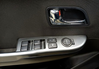 Подержанный автомобиль Kia Rio Sedan 2011 года (17 фото)