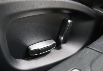 Подержанный автомобиль Jaguar XF Sedan 2019 года (12 фото)