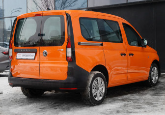 Подержанный автомобиль Volkswagen Caddy Compactvan 2021 года (5 фото)