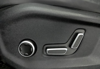 Подержанный автомобиль Geely Monjaro 2024 года (27 фото)