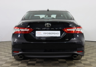 Подержанный автомобиль Toyota Camry Sedan 2018 года (6 фото)
