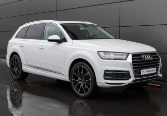 Подержанный автомобиль Audi Q7 2016 года (3 фото)