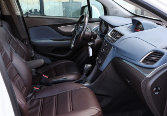 Подержанный автомобиль Opel Mokka 2014 года (11 фото)