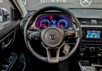 Подержанный автомобиль Kia Rio Hatchback 2021 года (20 фото)