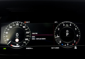 Подержанный автомобиль Land Rover Range Rover Evoque 2021 года (13 фото)