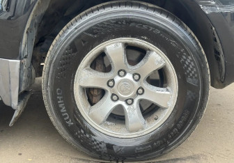 Подержанный автомобиль Toyota Land Cruiser Prado 2008 года (14 фото)