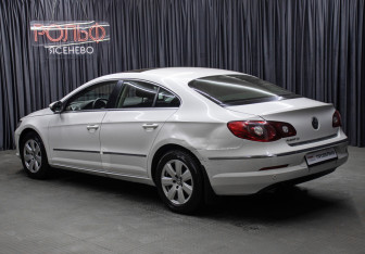 Подержанный автомобиль Volkswagen Passat CC 2011 года (7 фото)