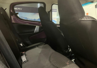 Подержанный автомобиль Peugeot 107 2012 года (12 фото)