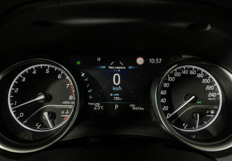 Подержанный автомобиль Toyota Camry Sedan 2021 года (11 фото)