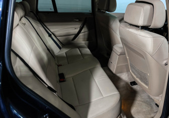 Подержанный автомобиль BMW X3 2008 года (14 фото)