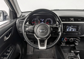 Подержанный автомобиль Kia Rio Hatchback 2021 года (21 фото)