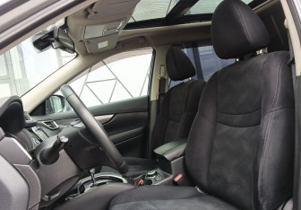 Подержанный автомобиль Nissan X-Trail 2016 года (23 фото)