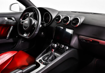 Подержанный автомобиль Audi TT Coupe 2011 года (9 фото)