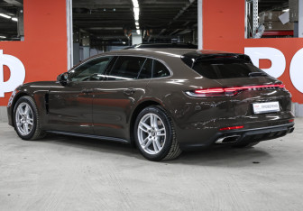 Подержанный автомобиль Porsche Panamera Wagon 2022 года (7 фото)