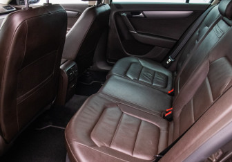 Подержанный автомобиль Volkswagen Passat Sedan 2014 года (11 фото)