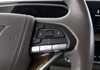 Подержанный автомобиль Cadillac Escalade Suv 2021 года (30 фото)