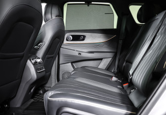 Подержанный автомобиль Jaecoo J8 2024 года (12 фото)