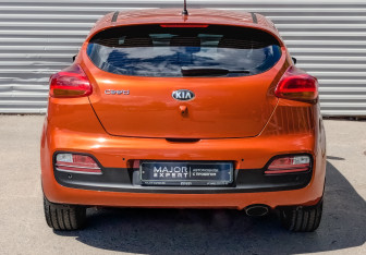 Подержанный автомобиль Kia Ceed Hatchback 2013 года (6 фото)