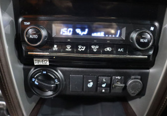 Подержанный автомобиль Toyota Fortuner 2019 года (18 фото)