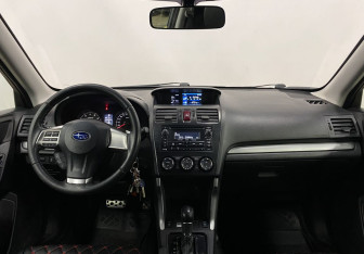 Подержанный автомобиль Subaru Forester Suv 2014 года (11 фото)