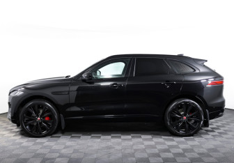 Подержанный автомобиль Jaguar F-Pace 2021 года (8 фото)