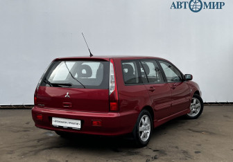 Подержанный автомобиль Mitsubishi Lancer Wagon 2007 года (5 фото)
