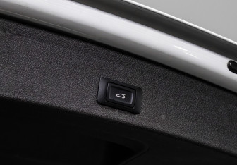 Подержанный автомобиль Audi Q5 2013 года (14 фото)