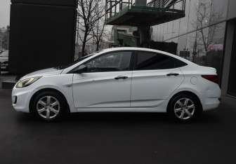 Подержанный автомобиль Hyundai Solaris Sedan 2011 года (8 фото)
