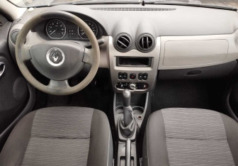 Подержанный автомобиль Renault Logan Sedan 2011 года (9 фото)