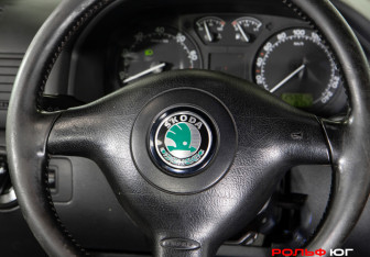 Подержанный автомобиль Skoda Octavia Liftback 2007 года (12 фото)