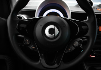 Подержанный автомобиль Smart Fortwo Hatchback 2018 года (8 фото)