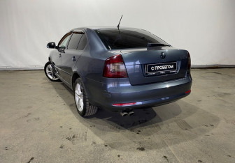 Подержанный автомобиль Skoda Octavia Liftback 2011 года (4 фото)