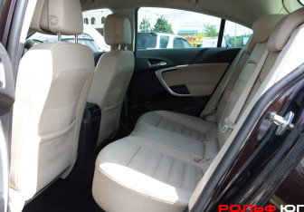 Подержанный автомобиль Opel Insignia Sedan 2014 года (8 фото)