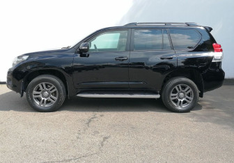 Подержанный автомобиль Toyota Land Cruiser Prado 2010 года (8 фото)
