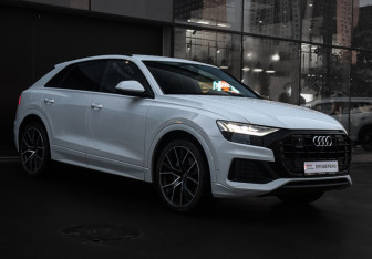 Подержанный автомобиль Audi Q8 2019 года (3 фото)
