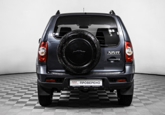 Подержанный автомобиль Chevrolet Niva 2020 года (6 фото)
