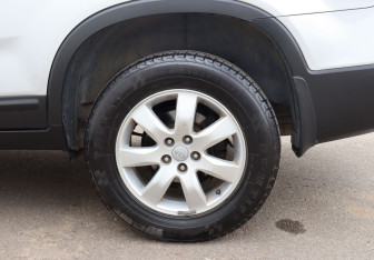 Подержанный автомобиль Kia Sorento 2011 года (9 фото)