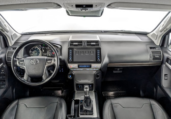 Подержанный автомобиль Toyota Land Cruiser Prado 2021 года (14 фото)