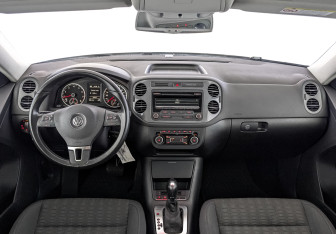 Подержанный автомобиль Volkswagen Tiguan 2013 года (14 фото)