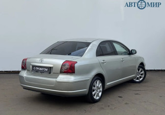Подержанный автомобиль Toyota Avensis Sedan 2008 года (8 фото)