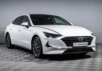 Подержанный автомобиль Hyundai Sonata 2021 года (3 фото)
